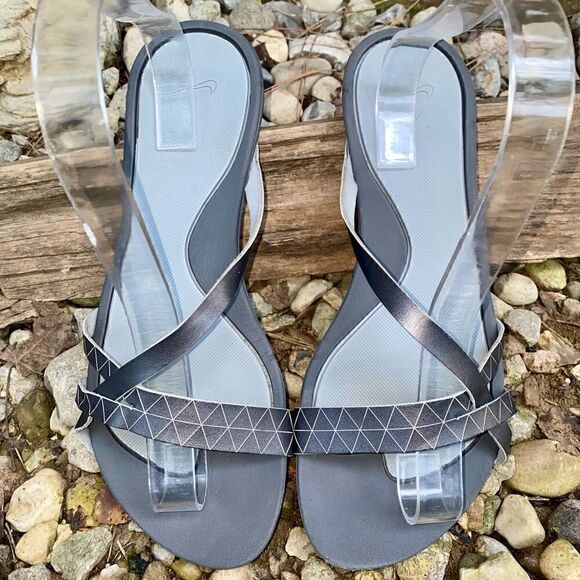 Nike Light Gray Sandals Flip Flops Lightweight Women Size 8 - Picture 3 of 5